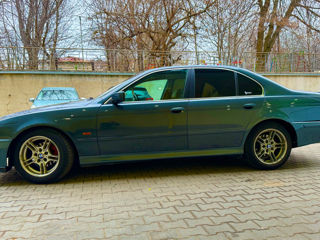 BMW 5 Series foto 5