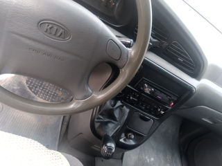 KIA Carnival foto 2