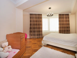 Apartament cu 2 camere, 147 m², Centru, Chișinău foto 11