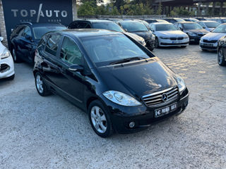 Mercedes A-Class foto 1