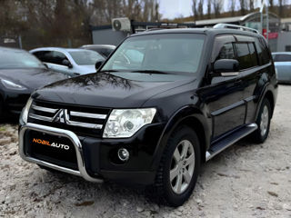 Mitsubishi Pajero foto 3