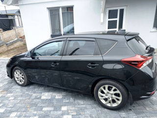 Toyota Auris foto 3