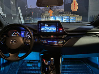 Toyota C-HR foto 9