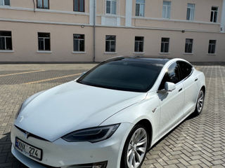 Tesla Model S foto 2