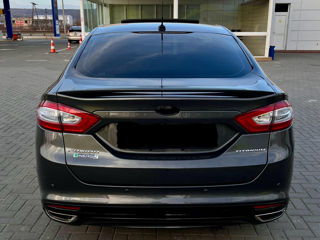 Ford Fusion foto 2