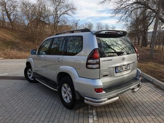 Toyota Land Cruiser Prado foto 5