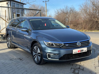 Volkswagen Passat foto 2