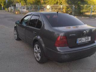 Volkswagen Jetta foto 4