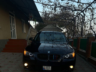 BMW 5 Series foto 2