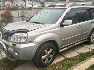 Nissan X-Trail foto 1