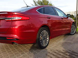 Ford Fusion foto 2