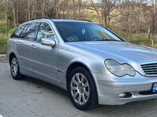 Mercedes C-Class foto 4