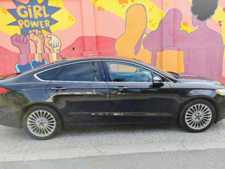 Ford Fusion foto 2