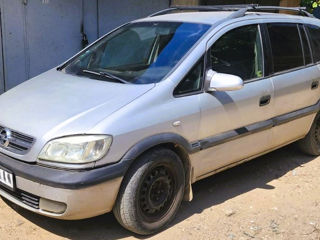 Opel Zafira foto 1