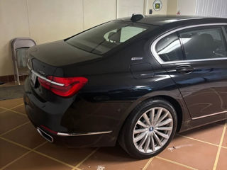 BMW 7 Series foto 4