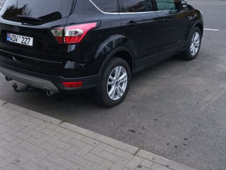 Ford Kuga foto 2