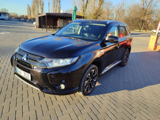 Mitsubishi Outlander foto 3