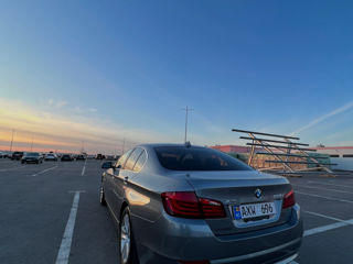 BMW 5 Series foto 2