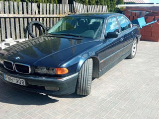 BMW e38 foto 2