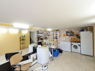 Apartament cu 4 camere, reparație euro, 140 mp, Botanica, 70000 € ! foto 8