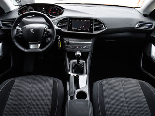 Peugeot 308 foto 1