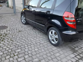 Mercedes A-Class foto 1