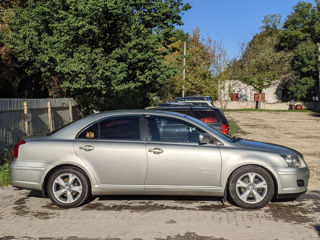 Toyota Avensis foto 5