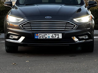 Ford Fusion foto 2