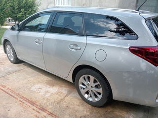 Toyota Auris foto 1