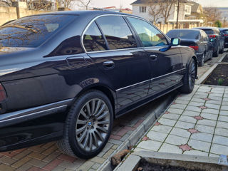 BMW 5 Series foto 4