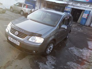 Volkswagen Touran foto 7