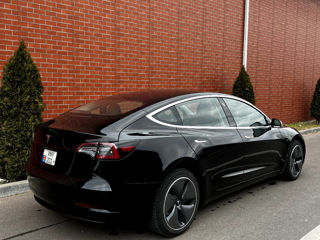 Tesla Model 3 foto 4