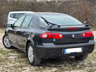 Renault Laguna foto 2