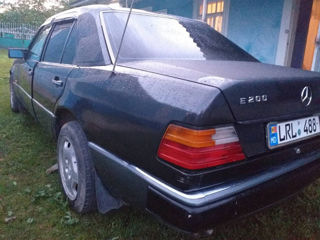 Mercedes Series (W124) foto 9