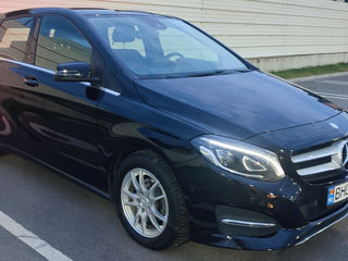 Mercedes B-Class foto 3