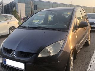 Mitsubishi Colt foto 1