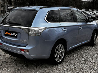 Mitsubishi Outlander foto 3