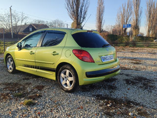 Peugeot 207 foto 8