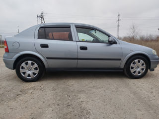 Opel Astra foto 2