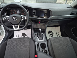 Volkswagen Jetta foto 4