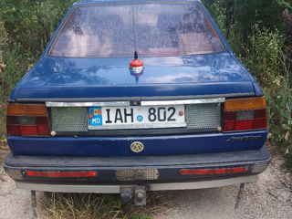 Volkswagen Jetta foto 2