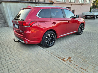 Mitsubishi Outlander foto 2