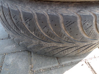 Vind 2 cauciucuri Goodyear 185/65 R15. De Iarna. 500 Lei ambele foto 1