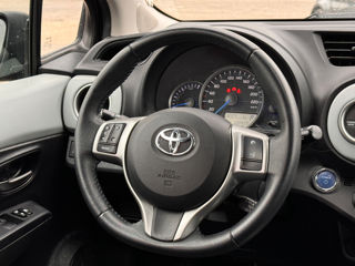 Toyota Yaris foto 9