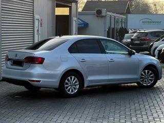 Volkswagen Jetta foto 4