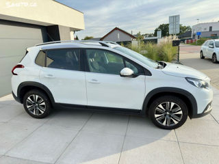 Peugeot 2008 foto 2