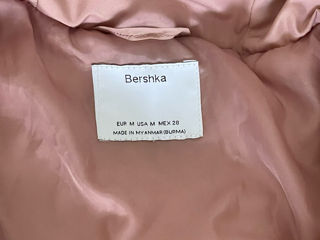 Весенння куртка Bershka foto 2