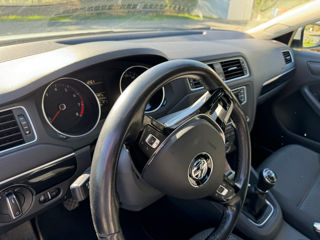 Volkswagen Jetta foto 6