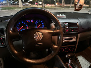 Volkswagen Jetta foto 7