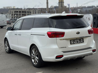 KIA Carnival foto 8